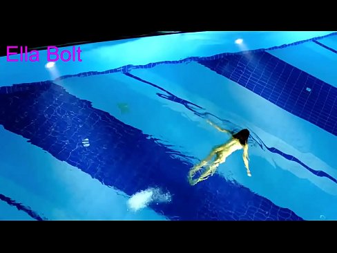 ❤️ I can't stop watching, young blonde caught swimming nude in ELLA BOLT resort pool Sex video at us ❌️