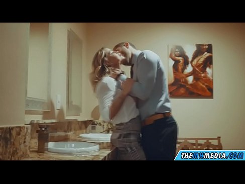 ❤️ When a busty blonde seduces you in a public restroom Sex video at us ❌️
